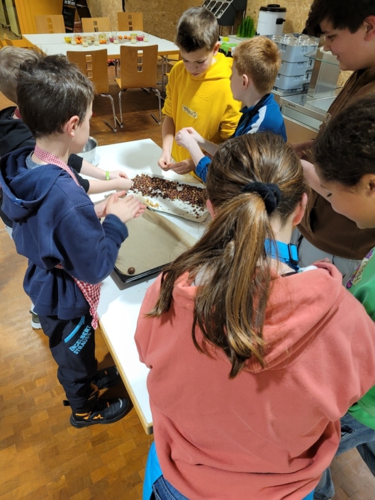 Plätzchenbacken in der Mensa