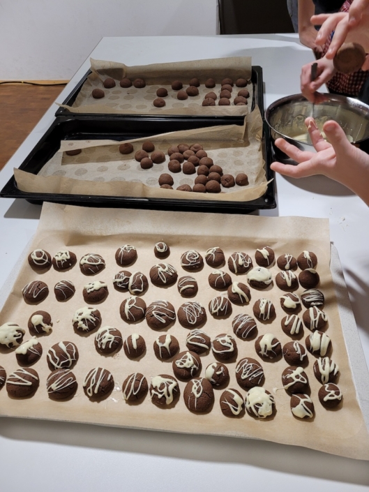 Plätzchenbacken in der Mensa