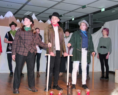 Oberstufen-Theater-AG spielt Schillers Wilhelm Tell
