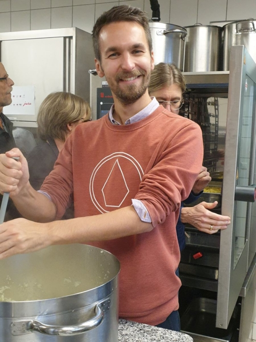 LehrerInnen-Kochen für die Mensa-KöchInnen