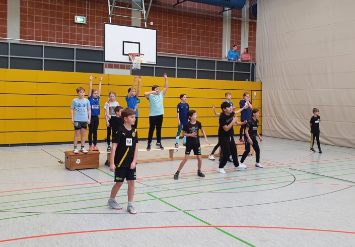 Sportlicher Wintererlebnistag: Hühnerleiter