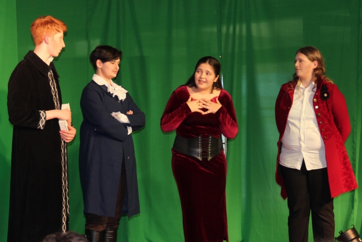 Oberstufen-Theater-AG spielt Shakespeares Sommernachtstraum