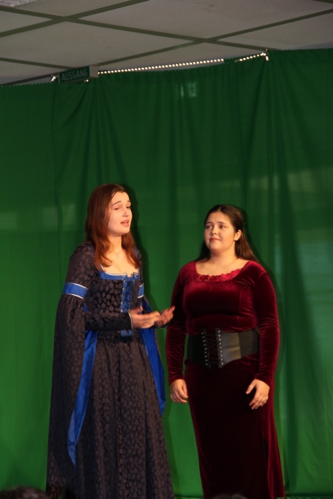 Oberstufen-Theater-AG spielt Shakespeares Sommernachtstraum