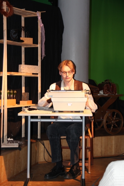 Oberstufen-Theater-AG spielt Shakespeares Sommernachtstraum