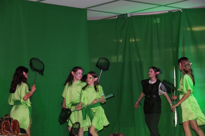 Oberstufen-Theater-AG spielt Shakespeares Sommernachtstraum