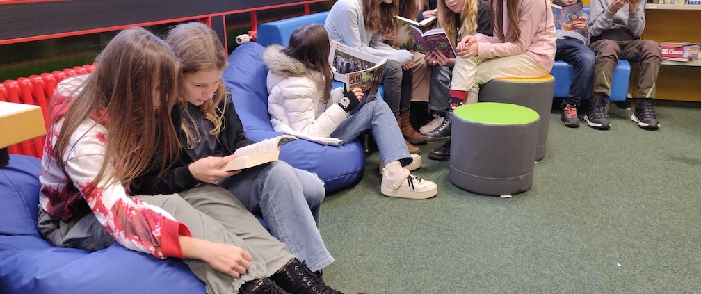 Schulbücherei 02 Schulbücherei 02