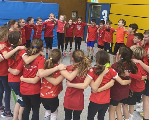 Sportlicher Wintererlebnistag: Teamspirit