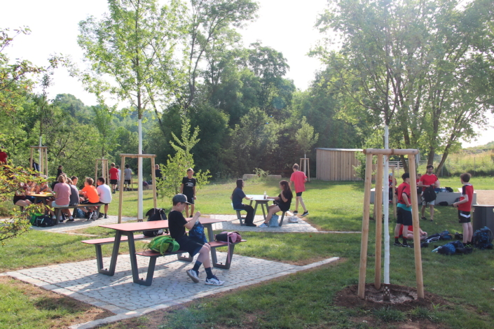 Unser Schulhof wird schöner und grüner