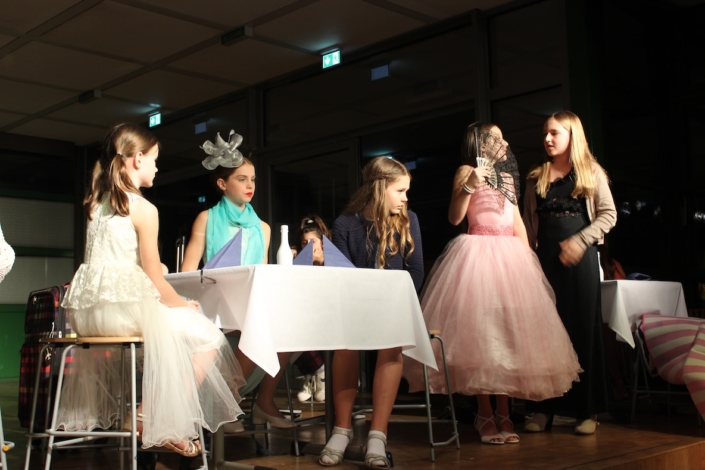 Unterstufen Theather-AG Wenn Das Licht Ausgeht