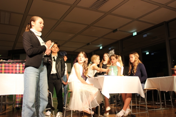 Unterstufen Theather-AG Wenn Das Licht Ausgeht